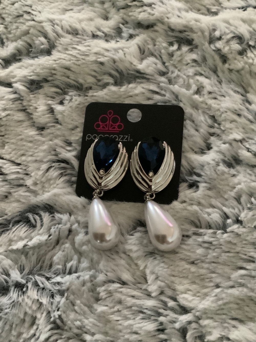 Paparazzi teardrop earrings brand new
